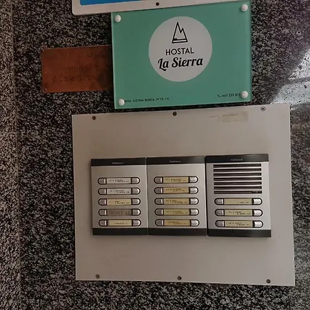 La Sierra 사론
